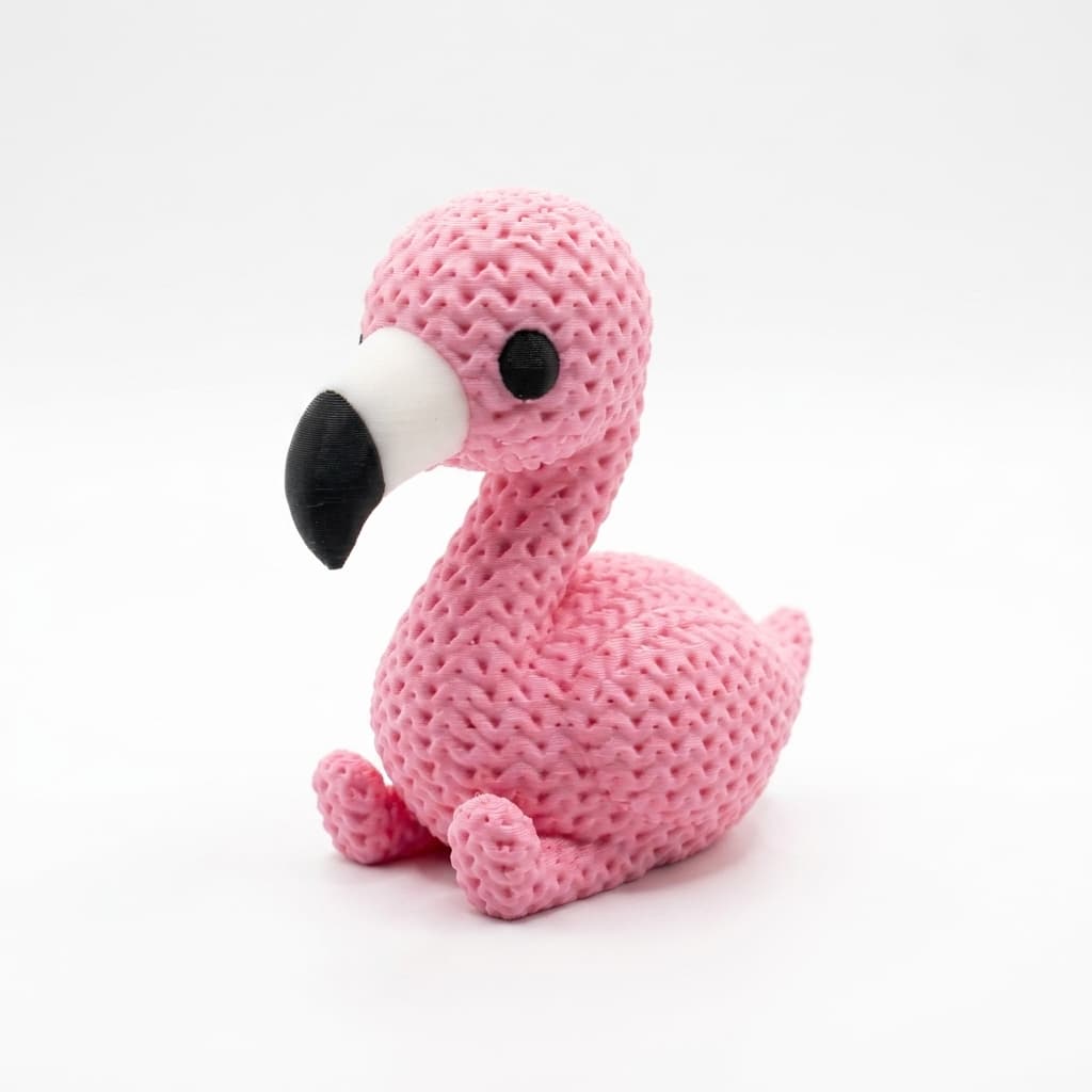 Beeldje gehaakte baby flamingo